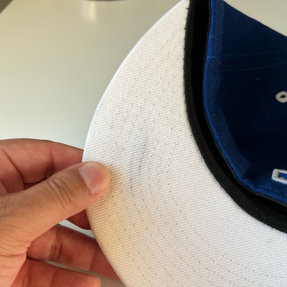 Blue Jays fitted hat 7 1/8 - Picture 3 of 3
